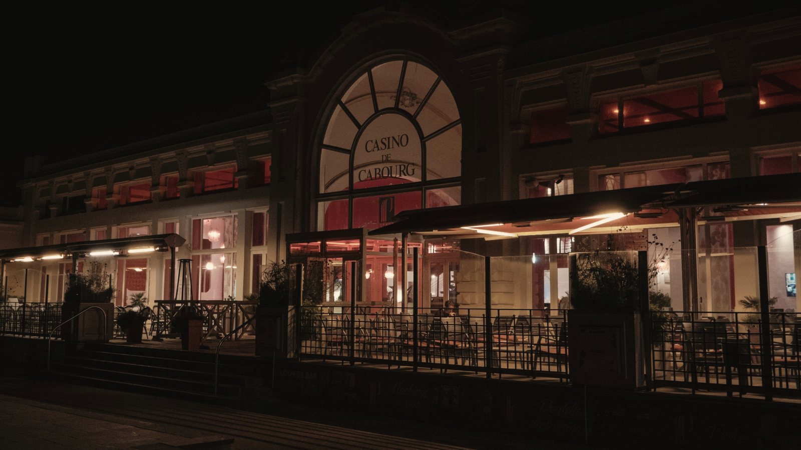 Le casino de Cabourg, la nuit