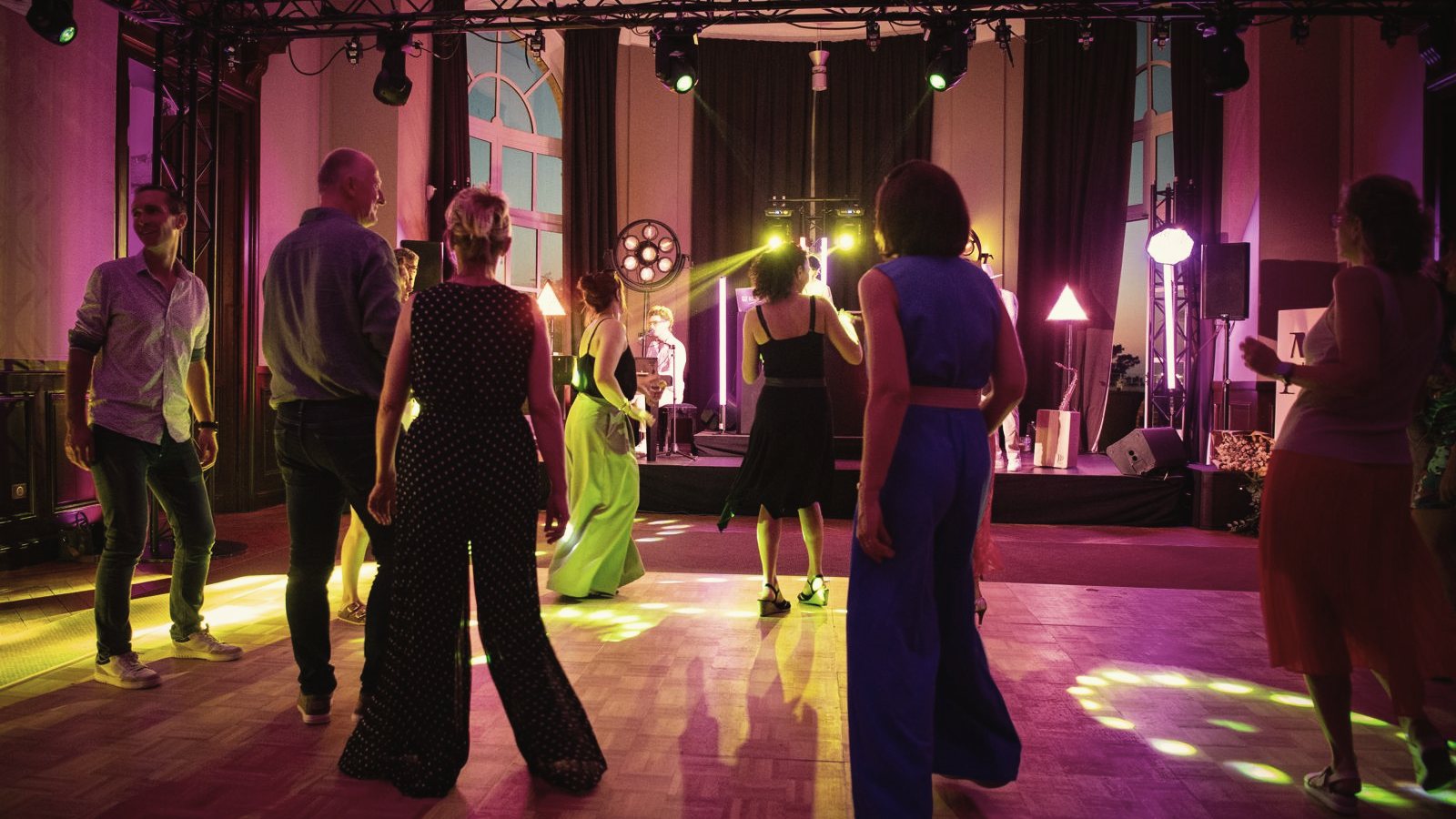 Piste de danse sous les lyres