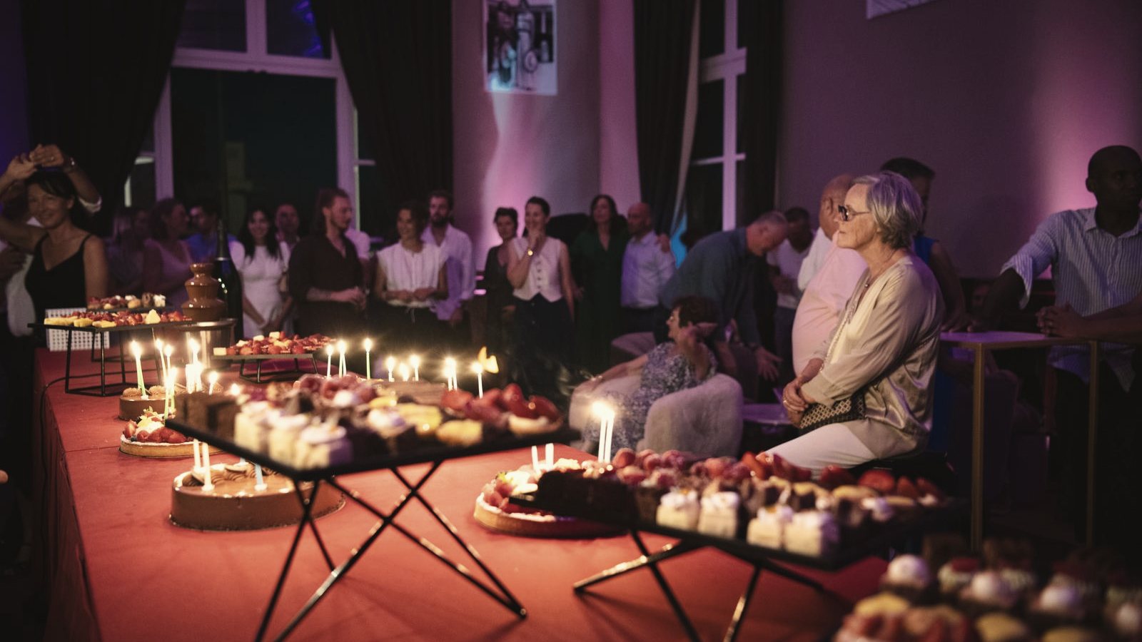 Buffet de desserts aux bougies