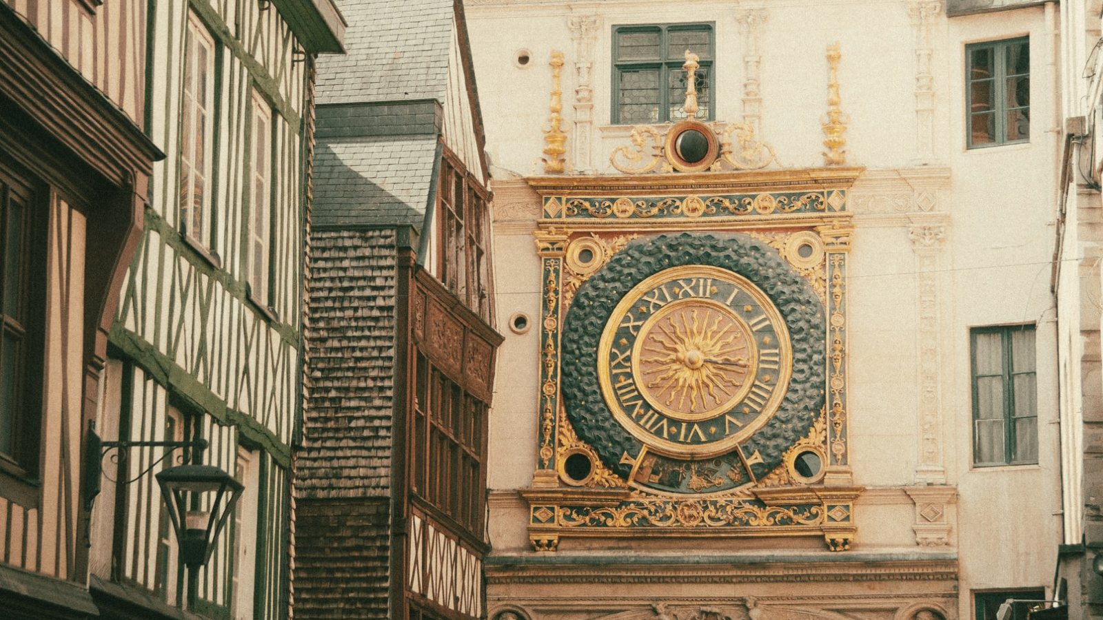 Le Gros-Horloge et les maisons à pans de bois de Rouen